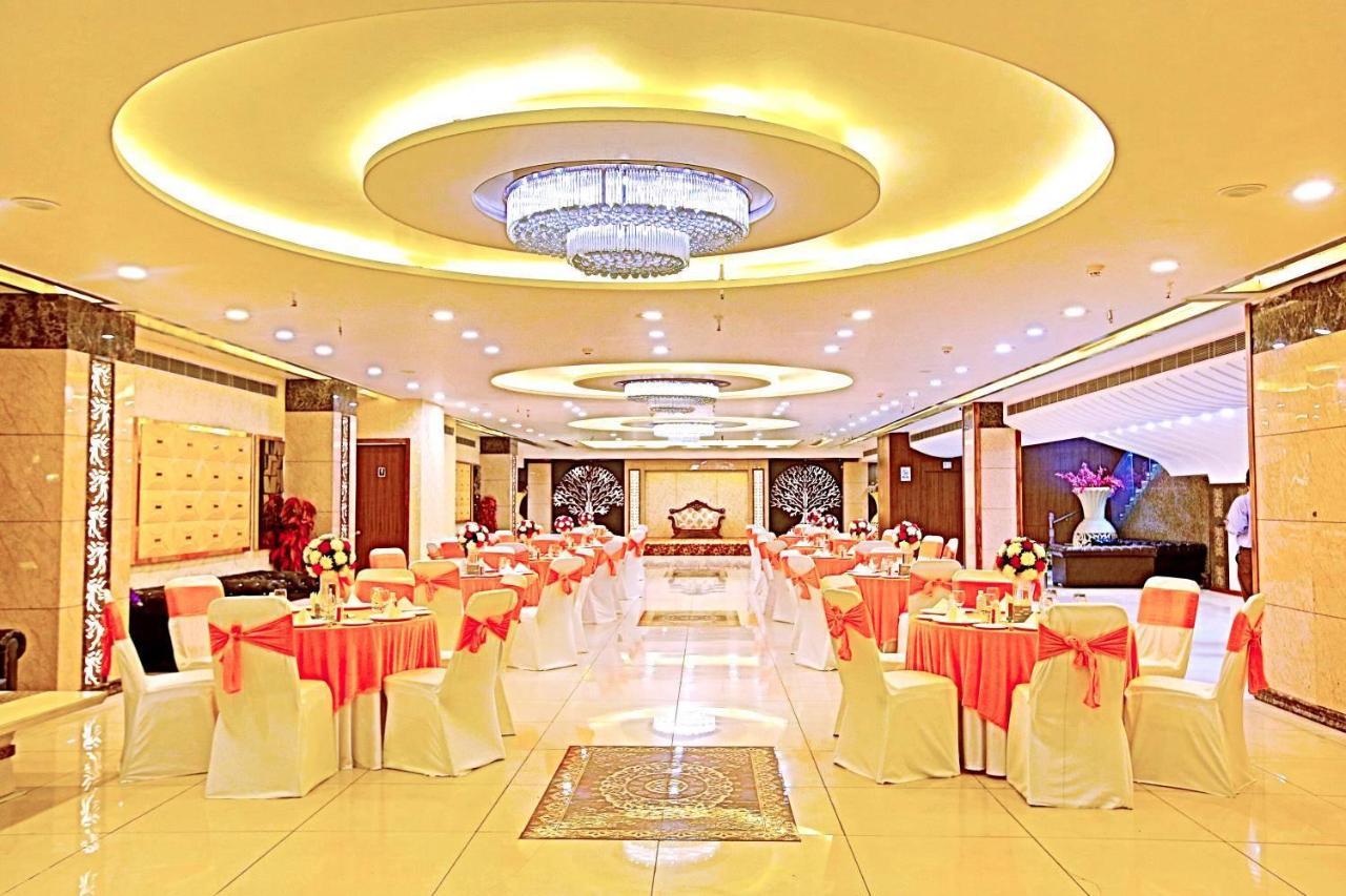 The Fern Residency Noida Hotel Exterior photo