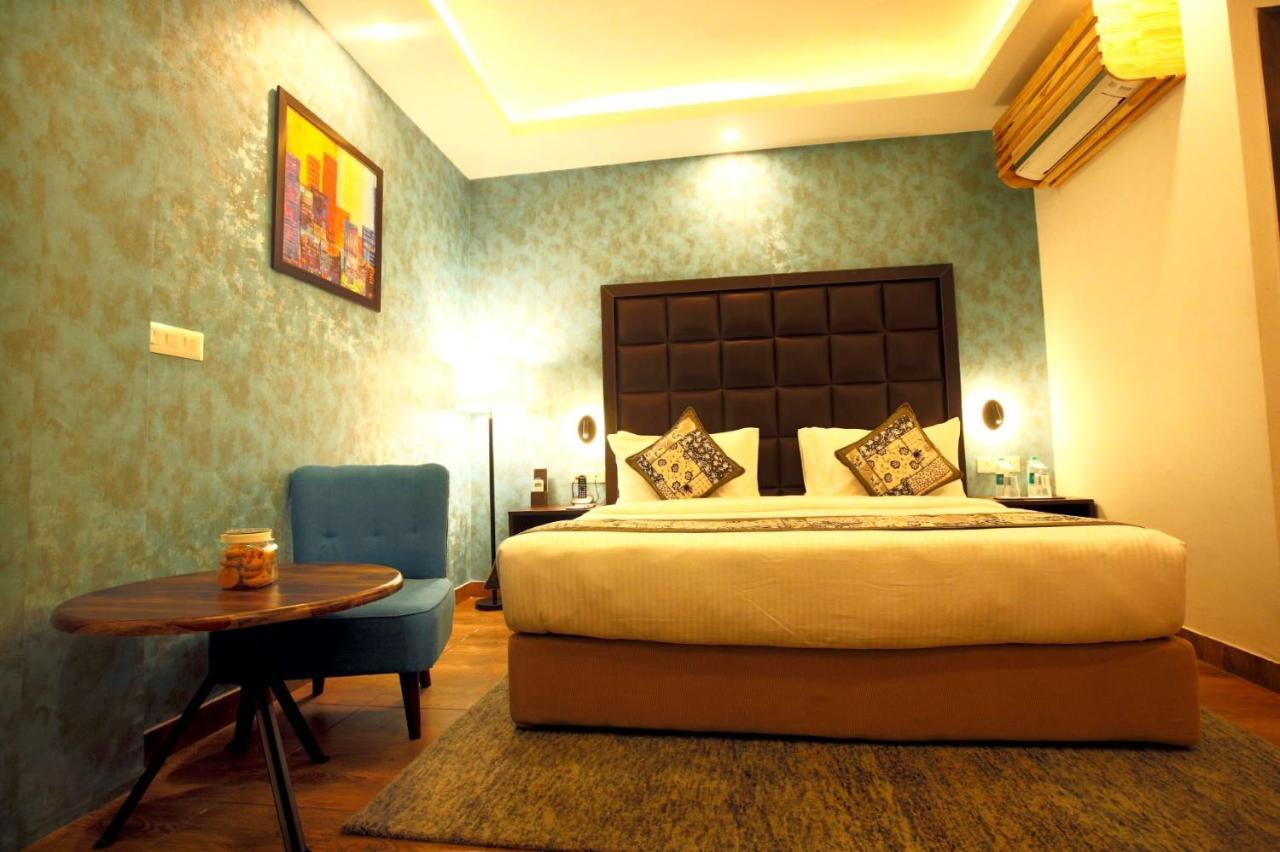 The Fern Residency Noida Hotel Exterior photo